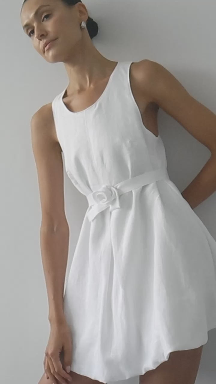 Balloon Dress in white